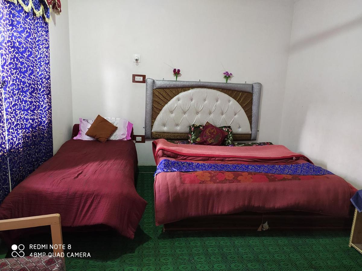 Hotel New Heaven Canal Srinagar  Exterior photo