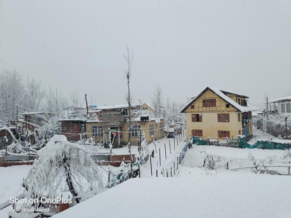 Hotel New Heaven Canal Srinagar  Exterior photo