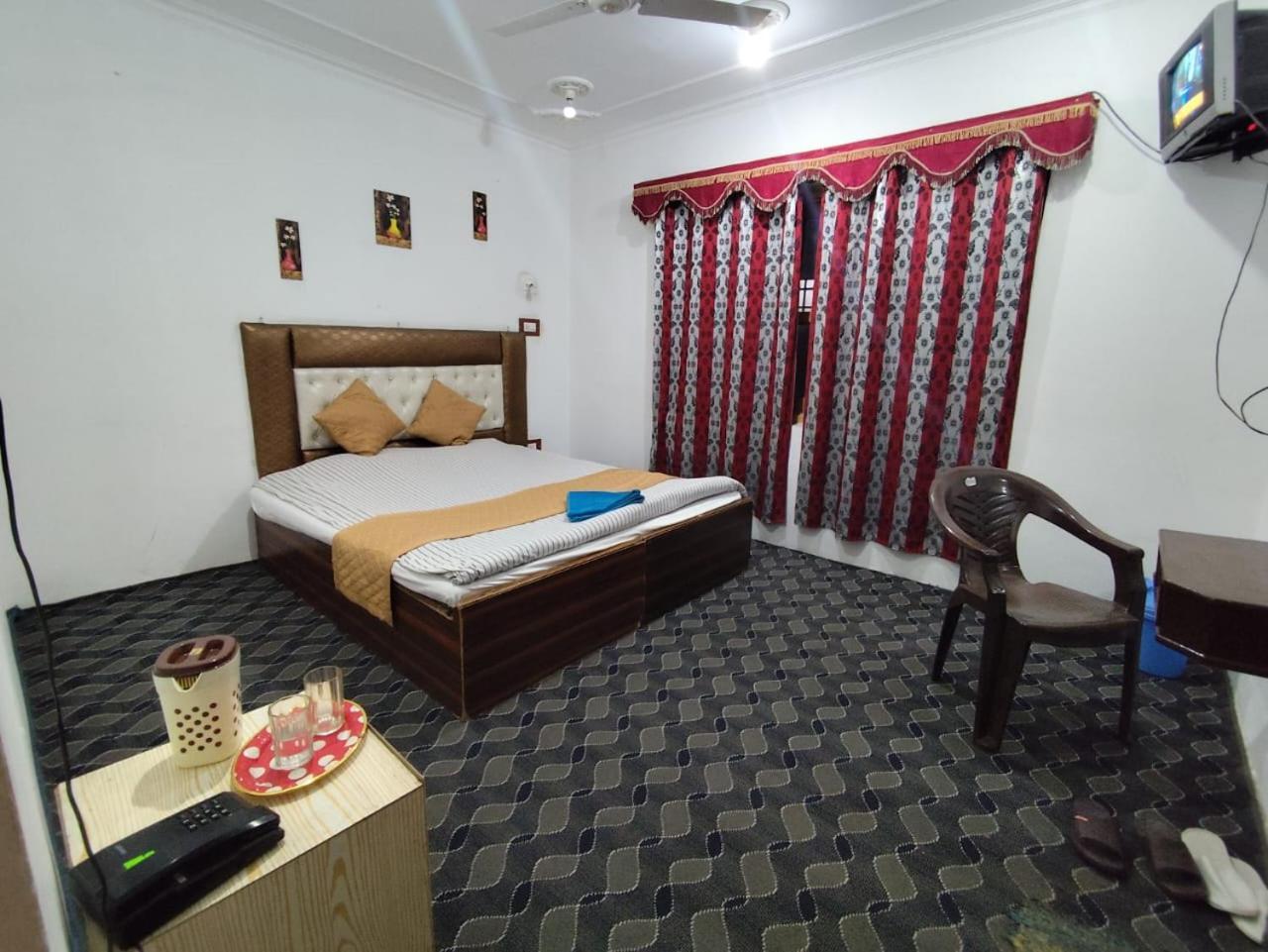 Hotel New Heaven Canal Srinagar  Exterior photo